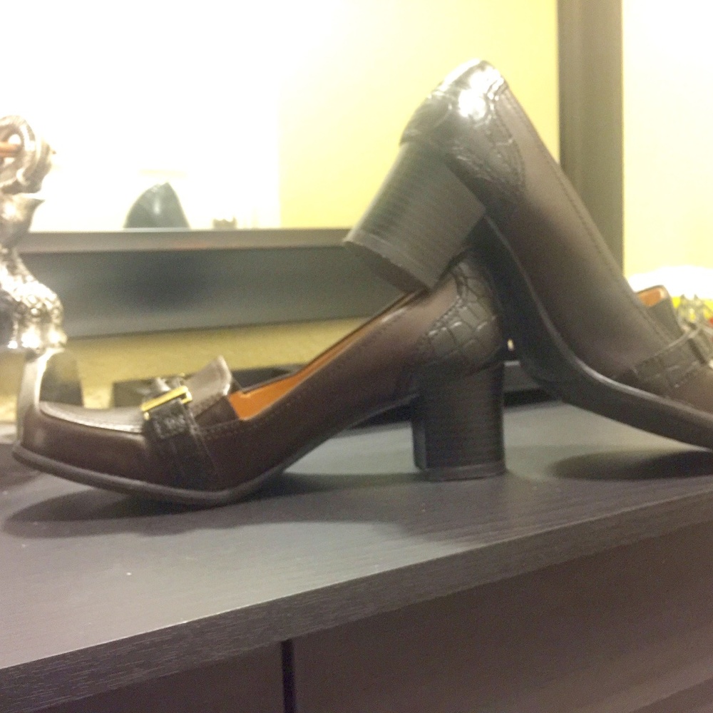 Naturalizer comfort heeled shoes